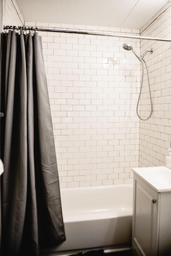 Urban Cottage: Homey & Convenient Huntington Eksteriør billede